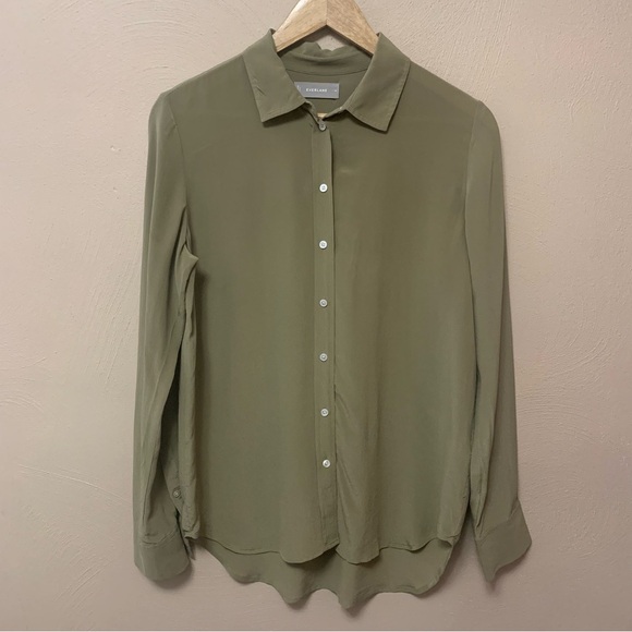 Everlane Clean Silk Relaxed Button Down Shirt in Covert Green Size 6 - Picture 4 of 8